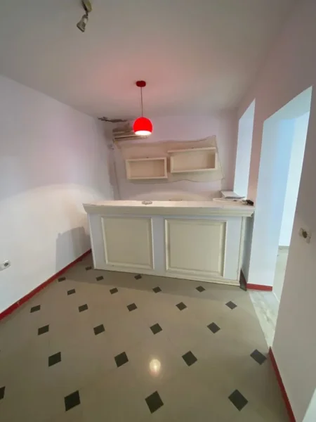 Tirane, jepet me qera ambjent biznesi Kati 0, 70 m² 600 € (rruga e durresit)
