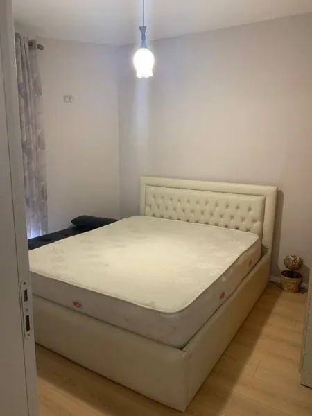 Tirane, jepet me qera apartament 2+1+Aneks+Ballkon Kati 5, 121 m² 600 € (rruga siri kodra)