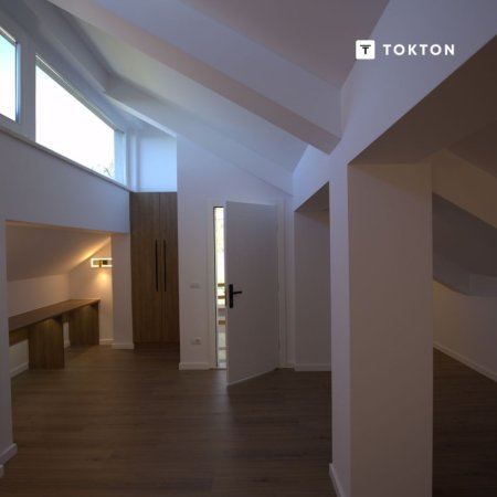 Tirane, jepet me qera Vile 5+1+Aneks+Ballkon Kati 4, 1.000 m² 5.000 € (Petrel)