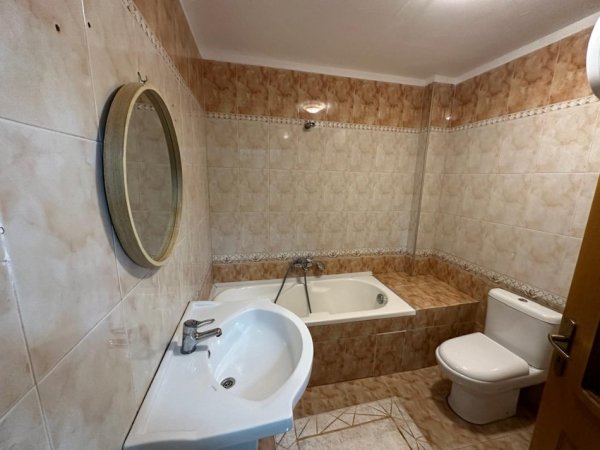 Tirane, jepet me qera apartament 2+1 Kati 5, 100 m² 800 € (Toptani Shoping Center)