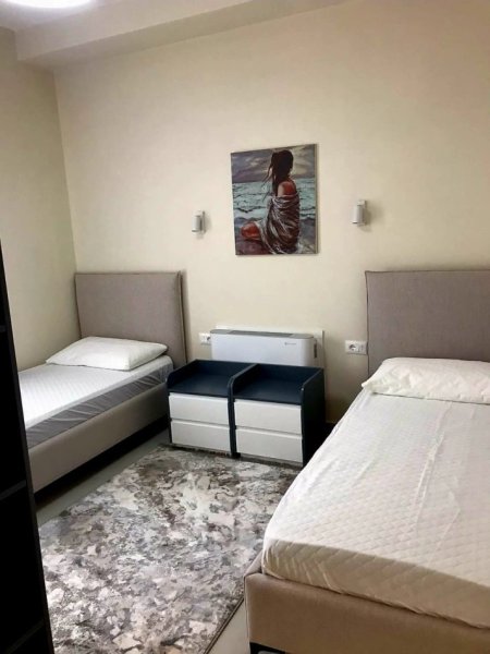 Tirane, jepet me qera apartament 2+1+Aneks+Ballkon Kati 15, 111 m² 1.200 € (rruga e kavajes)