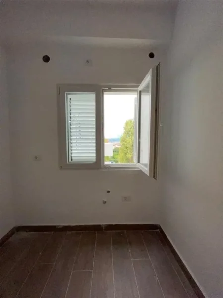 Tirane, shitet apartament 1+1+Ballkon Kati 4, 51 m² 78.000 € (Selite)