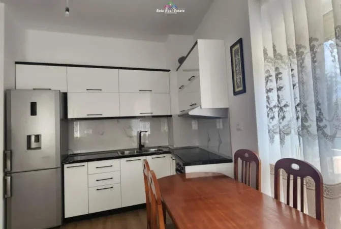 Tirane, jepet me qera apartament 1+1+Ballkon Kati 1, 60 m² 400 € (ALI DEMI)