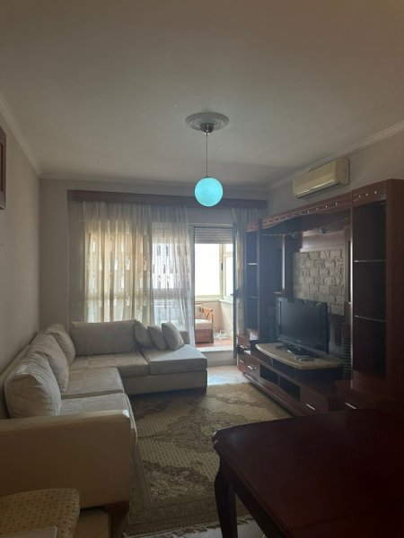 Tirane, jepet me qera apartament 2+1 Kati 2, 108 m² 700 € (Vizion Plus)