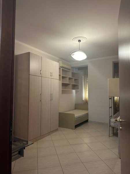 Tirane, jepet me qera apartament 2+1 Kati 2, 108 m² 700 € (Vizion Plus)