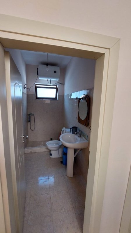 Tirane, jepet me qera apartament 2 Katshe Kati 2, 170 m² 450 € (Fresk)