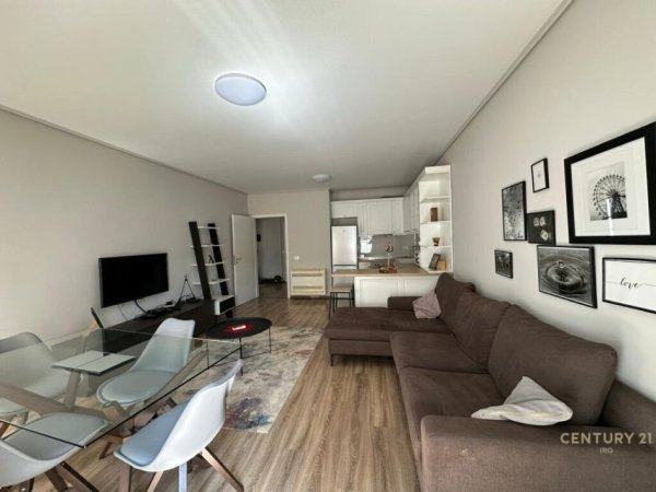Tirane, jepet me qera apartament Kati 5, 500 m² 800 € (21 dhjetori)
