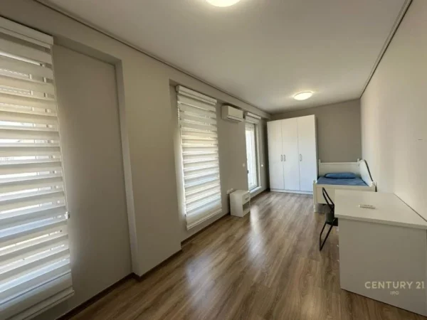 Tirane, jepet me qera apartament Kati 5, 500 m² 800 € (21 dhjetori)