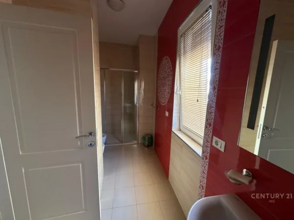 jepet me qera Kati 5, 150 m² 1.000 €