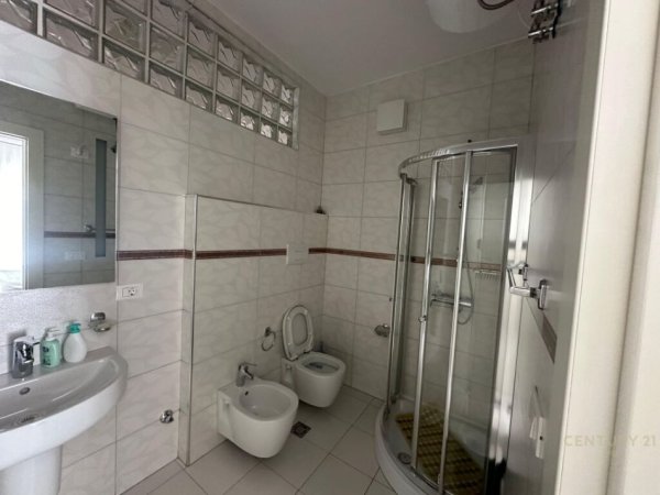 jepet me qera Kati 5, 150 m² 1.000 €
