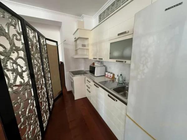 jepet me qera Kati 5, 150 m² 1.000 €