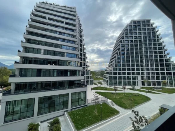 Tirane, jepet me qera ambjent biznesi Kati 2, 91 m² 1.000 € 