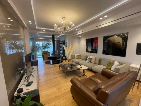 Tirane, jepet me qera Vile 4+1+Ballkon Kati 0, 630 m² 4.500 € (TEGU)