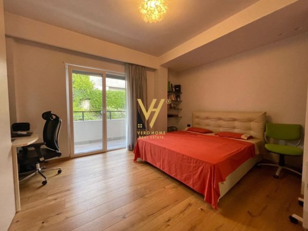 Tirane, jepet me qera Vile 4+1+Ballkon Kati 0, 630 m² 4.500 € (TEGU)