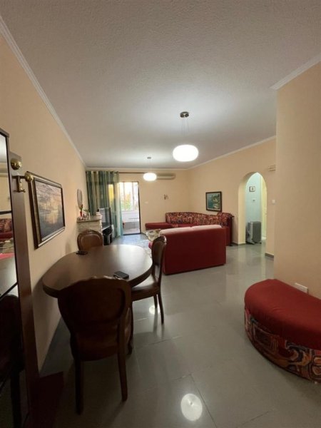 Tirane, jepet me qera apartament 2+1+Ballkon Kati 4, 91 m² 650 € (Rruga e Kosovareve)