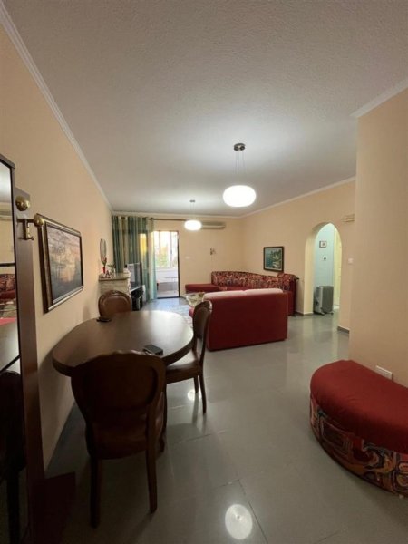 Tirane, jepet me qera apartament 2+1+Ballkon Kati 4, 91 m² 650 € (Rruga e Kosovareve)