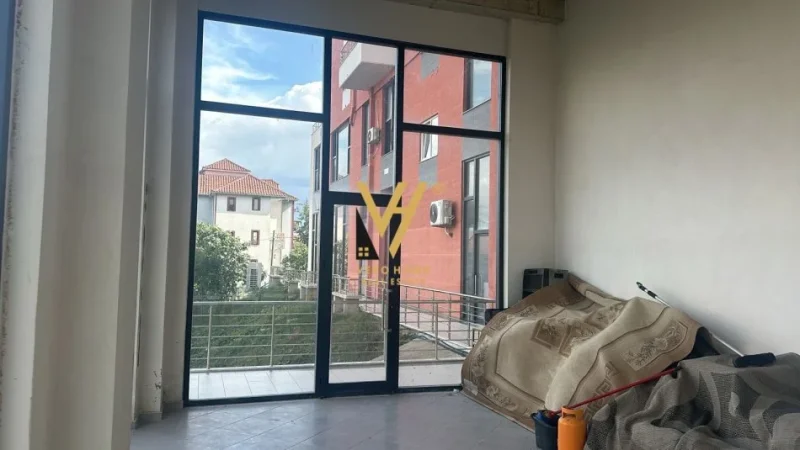 Tirane, jepet me qera ambjent biznesi Kati 0, 600 m² 7.200 € (KOMBINAT)