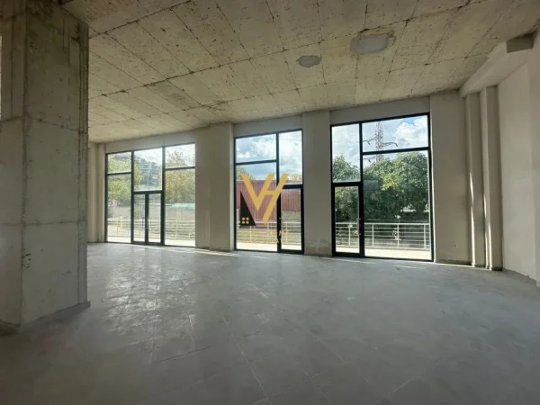 Tirane, jepet me qera ambjent biznesi Kati 0, 600 m² 7.200 € (KOMBINAT)