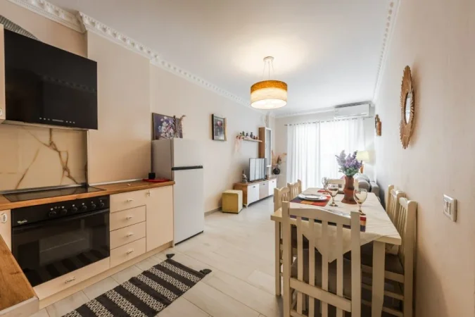 Durres, jepet me qera apartament 1+1+Aneks+Ballkon Kati 4, 70 m² 500 € (Qerret)