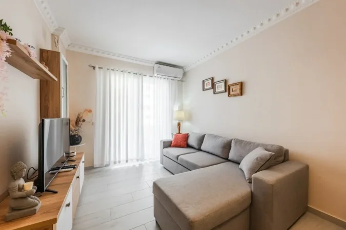 Durres, jepet me qera apartament 1+1+Aneks+Ballkon Kati 4, 70 m² 500 € (Qerret)