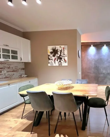 Tirane, shitet apartament 2+1 , 117 m² 218.000 € (Kopshti Botanik)