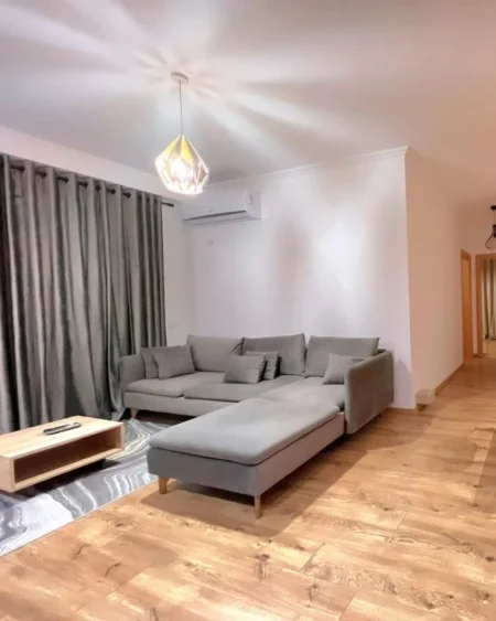 Tirane, shitet apartament 2+1 , 117 m² 218.000 € (Kopshti Botanik)