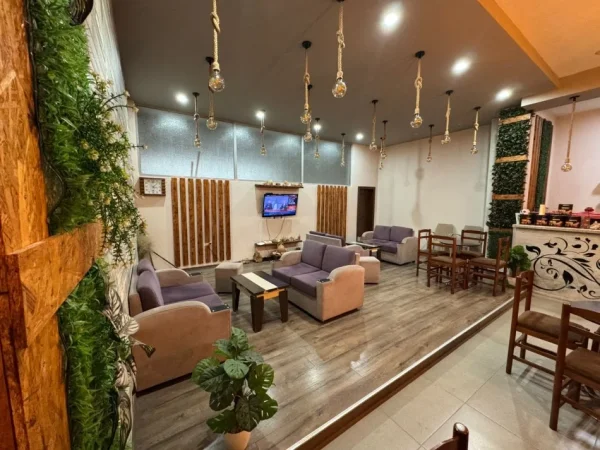 Tirane, jepet me qera lokal Kati 0, 83 m² 500 € (Kamzes)