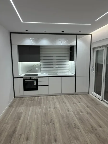 Tirane, jepet me qera apartament 2+1 Kati 4, 62 m² 800 € (Bllok Rruga Vaso Pasha )