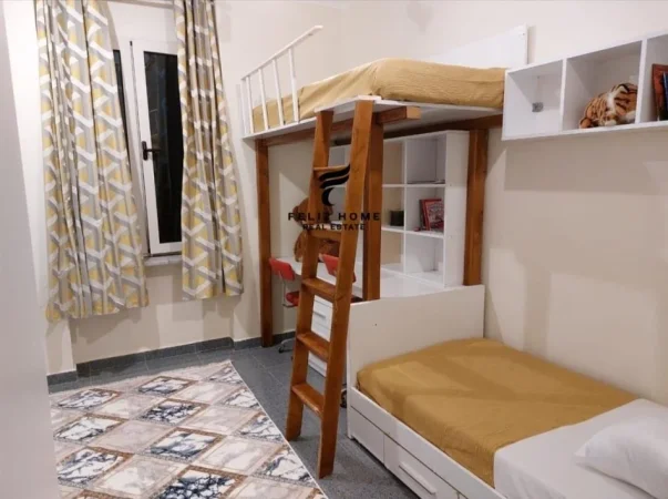 Tirane, jepet me qera apartament 2+1+Ballkon Kati 5, 75 m² 720 € (SHALLVARET)