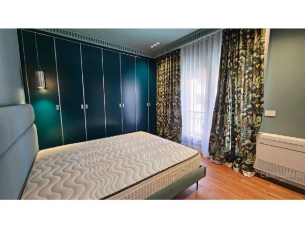 Tirane, shes apartament 2+1+2+POST PARKIMI , 126 m² 500.000 € (Kompleksi Delijorgji)