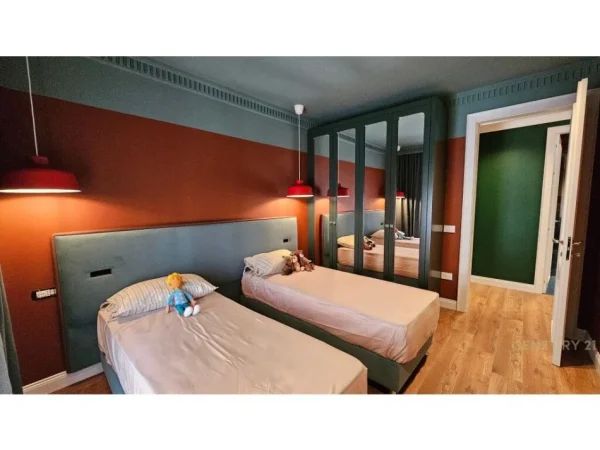 Tirane, shes apartament 2+1+2+POST PARKIMI , 126 m² 500.000 € (Kompleksi Delijorgji)