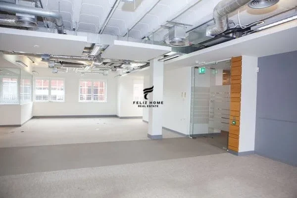 Tirane, jepet me qera dyqan Kati 0, 183 m² 3.600 € (ISH FUSHA AVIACIONIT)