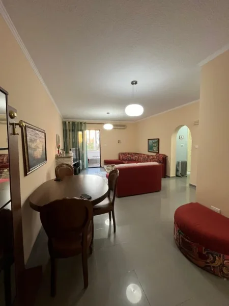 Tirane, jepet me qera apartament 2+1 Kati 4, 90 m² 700 € (RRUGA KOSOVAREVE)