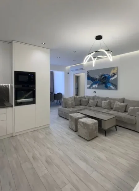 Tirane, shitet 2+1 Kati 7, 275.000 € (Kompleksi Delijorgji)