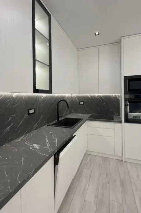 Tirane, shitet 2+1 Kati 7, 275.000 € (Kompleksi Delijorgji)