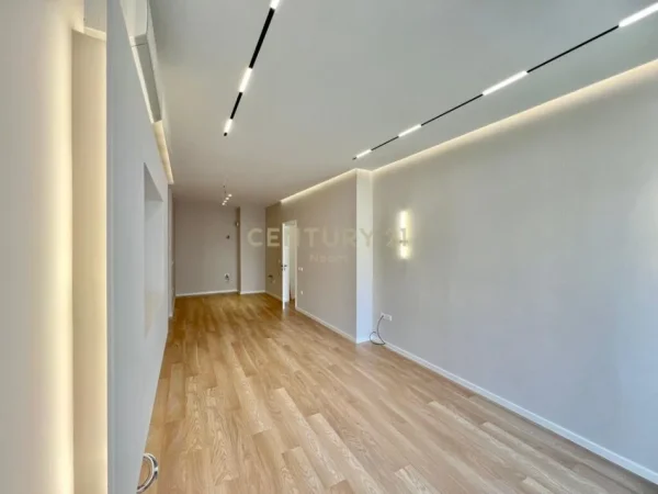 Tirane, shitet apartament 2+1 Kati 4, 114 m² 340.000 € (komuna e parisit)