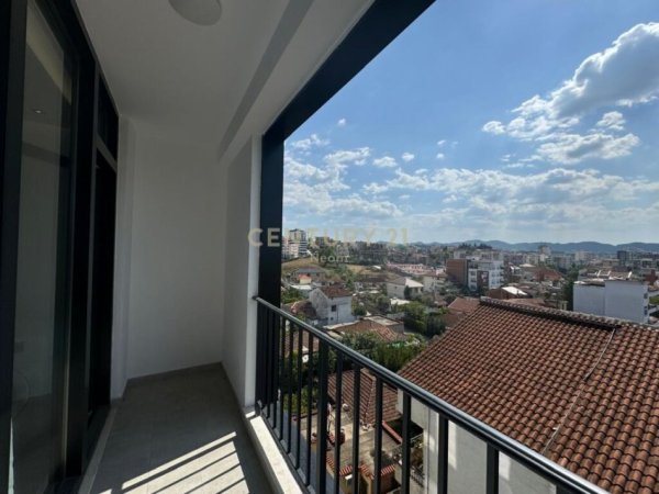 Tirane, shitet apartament 3+1 Kati 5, 179 m² 300.000 € (ali dem)
