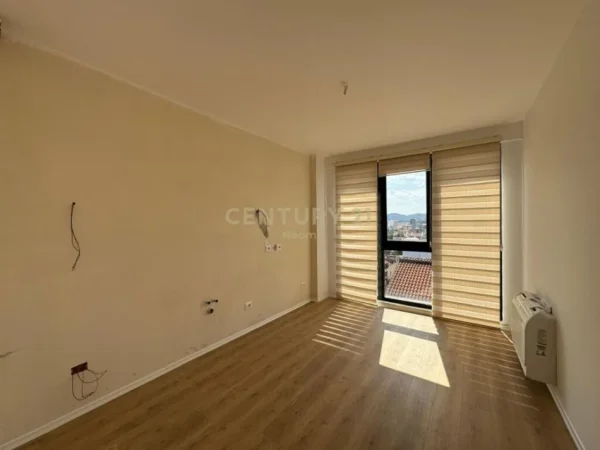 Tirane, shitet apartament 3+1 Kati 5, 179 m² 300.000 € (ali dem)