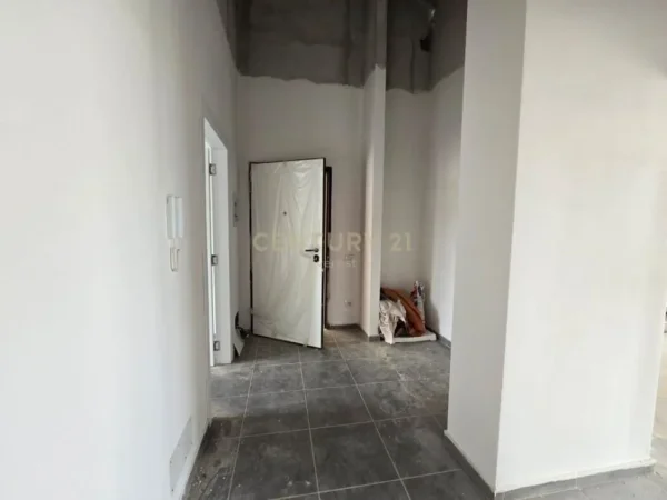 Tirane, shitet apartament 2+1 Kati 4, 127 m² 255.000 € (liqeni i thate)