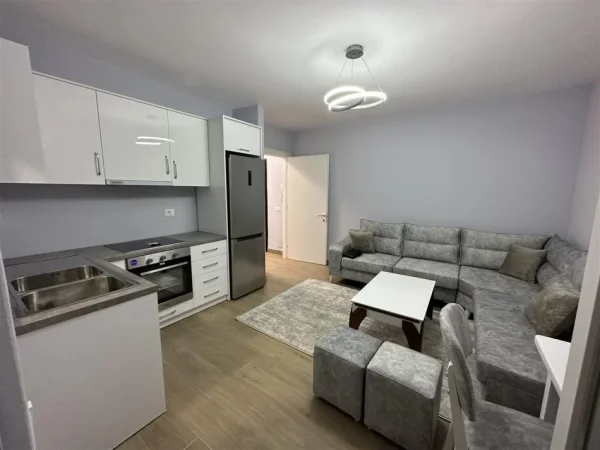 Tirane, jepet me qera apartament 1+1+Ballkon Kati 3, 66 m² 450 € (SELITE)