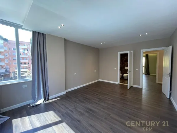 Tirane, shitet apartament 2+1 Kati 2, 121 m² 210.000 € (Kopeshti botanik)