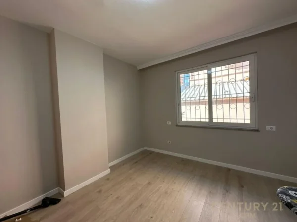 Tirane, shitet apartament 2+1 Kati 1, 113 m² 229.000 € (zog i zi)