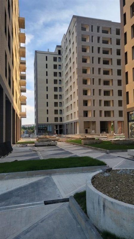 Tirane, jepet me qera ambjent biznesi Kati 0, 74 m² 750 € (Grand Park Residence)