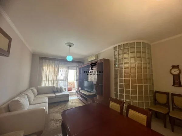 Tirane, jepet me qera apartament 2+1 Kati 2, 110 m² 700 € (DON BOSCO)