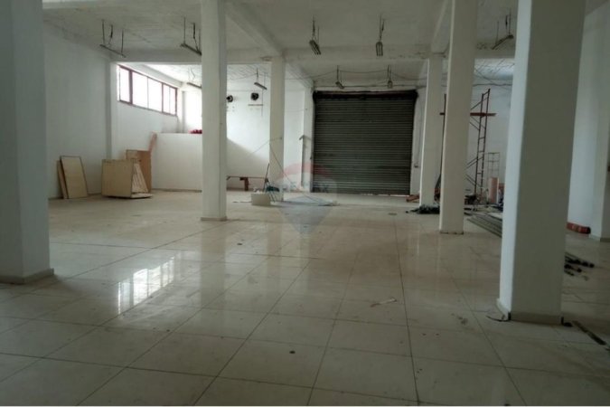 Tirane, jepet me qera magazine Kati 0, 350 m² 3.500 € (5 Maj)