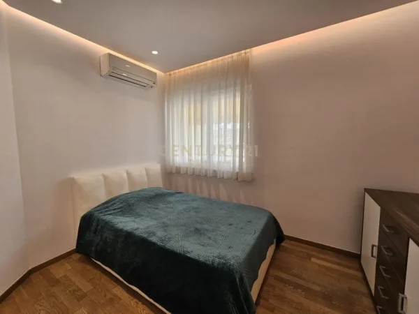 Tirane, shes apartament 3+1+3+POST PARKIMI +Ballkon , 210 m² 450.000 € (Sauk i Ri, TEG)