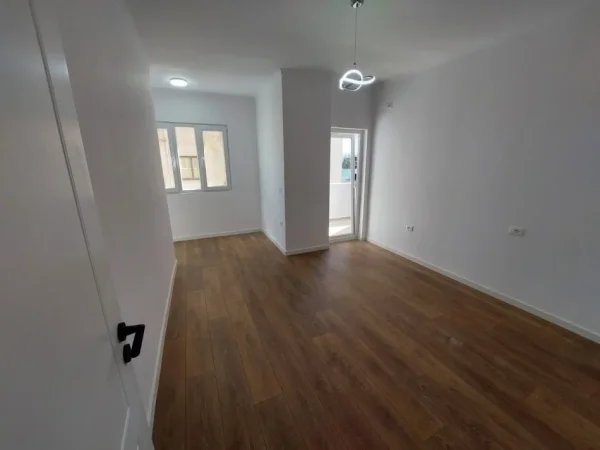 Tirane, shitet apartament 2+1+Aneks+Ballkon Kati 4, 91 m² 185.000 € (medreseja , rruga e dibres)