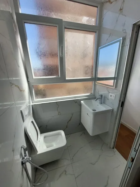 Tirane, shitet apartament 2+1+Aneks+Ballkon Kati 4, 91 m² 185.000 € (medreseja , rruga e dibres)