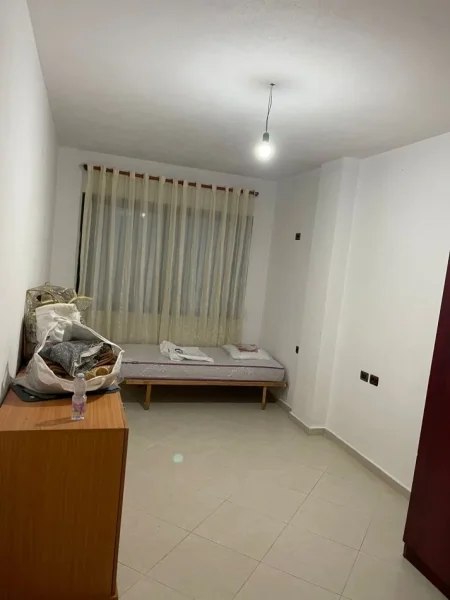 Tirane, jepet me qera apartament 2+1 Kati 3, 105 m² 450 € (astir)