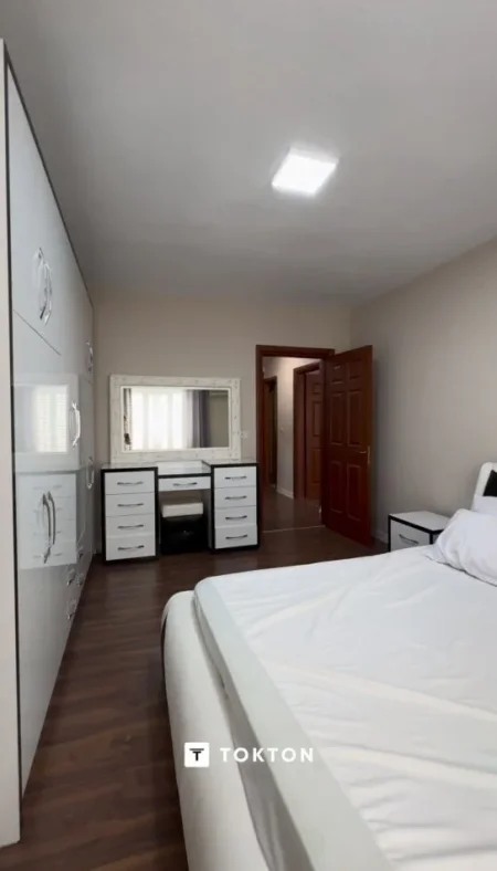 Tirane, shitet apartament 3+1 Kati 6, 141 m² 280.000 € (Rr.Medar Shtylla)